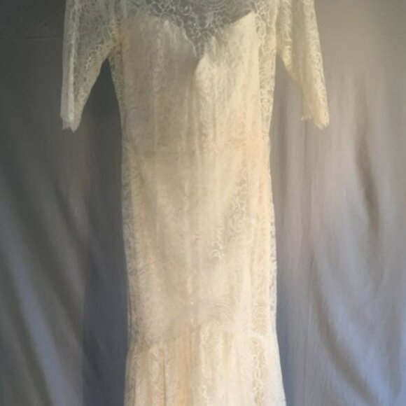Sarah Seven “Frenchie” Lace Wedding Dress – Size 4 (Altered to Approx. Size 2) - Picture 2 of 8